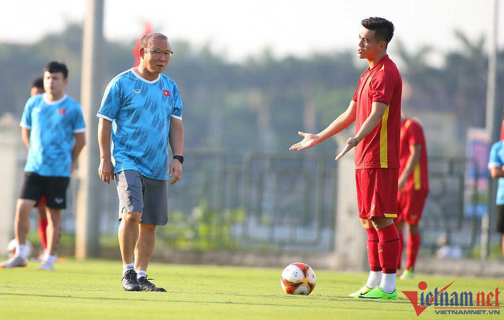 Tại sao HLV Park Hang Seo chọn Thai-League, thay vì V-League?