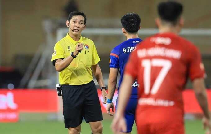 Thêm trọng tài bị treo còi ở V-League