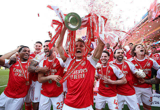 Arsenal chốt lộ trình diễu hành mừng chức vô địch