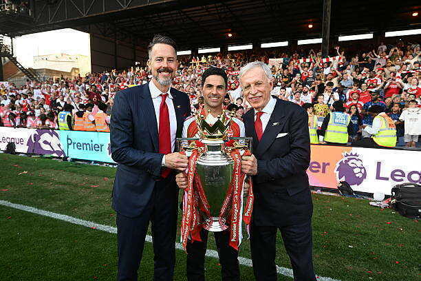 Arsenal ưu tiên gia hạn hợp đồng với Mikel Arteta
