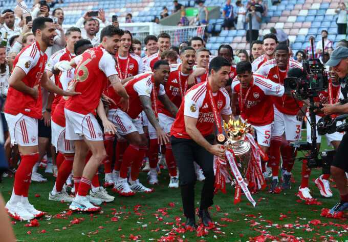 Keown: `Arsenal sẽ vượt thế hệ bất bại nếu vô địch Champions League`