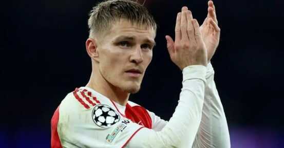 Odegaard quyết cùng Arsenal hạ PSG để giành cú đúp lịch sử