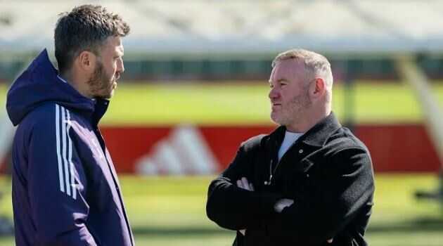 Rooney khuyên MU thực tế về cơ hội vô địch