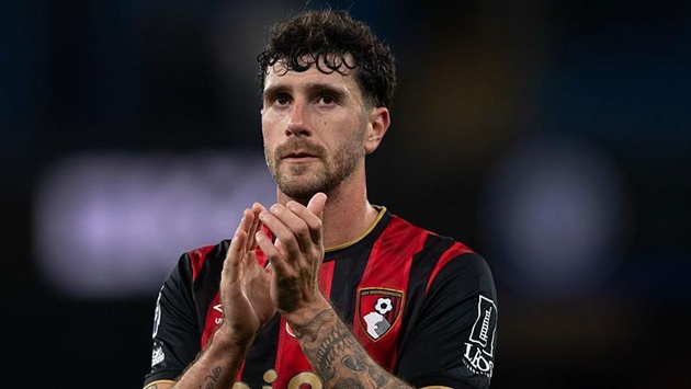 Tottenham tiến sát việc chiêu mộ bộ đôi Senesi và Robertson
