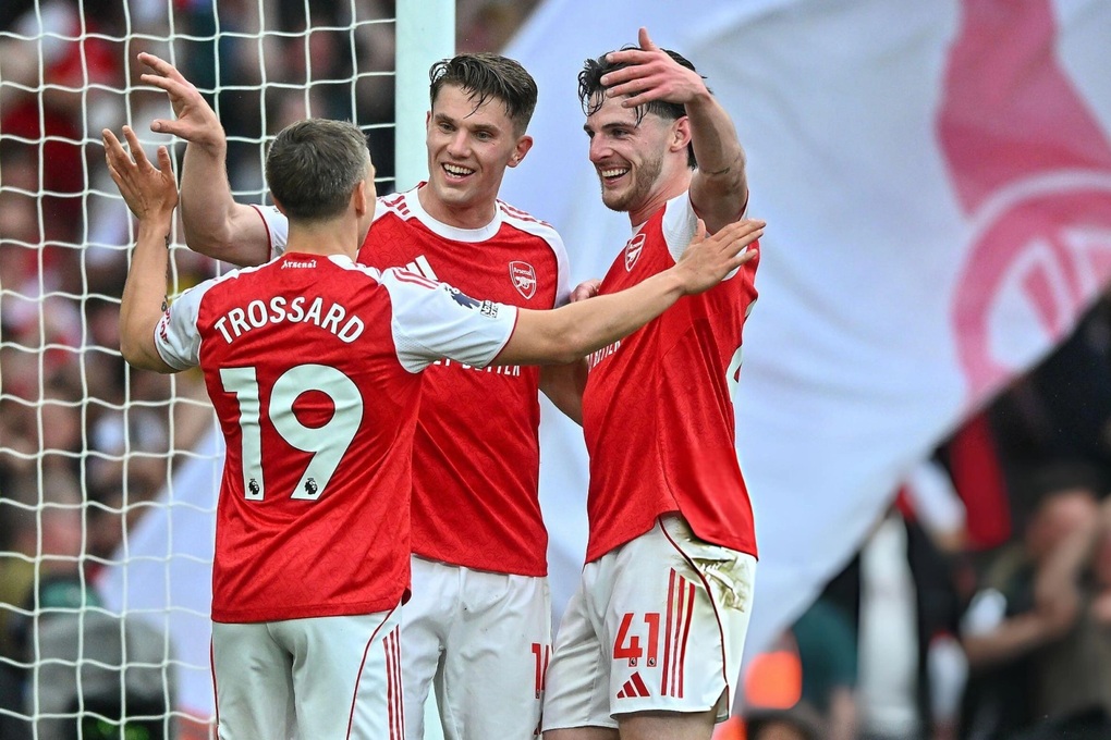 Gyokeres tỏa sáng, Arsenal củng cố ngôi đầu và tạo áp lực lên Man City