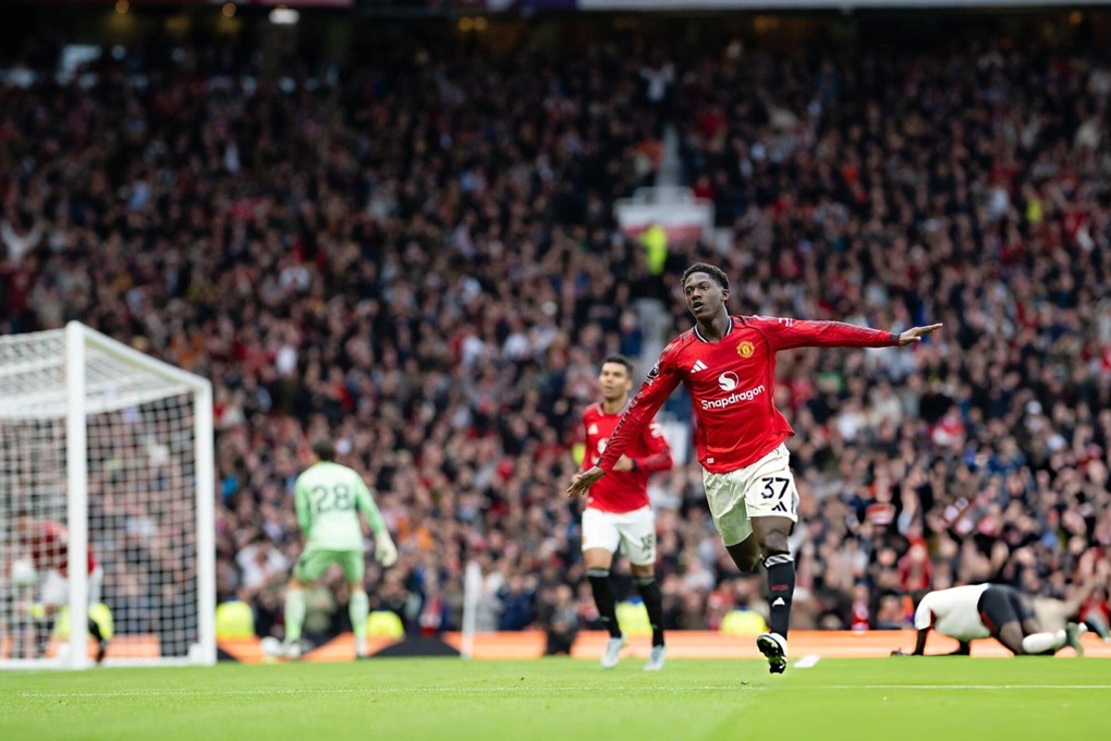 Man Utd thắng nghẹt thở Liverpool, giành vé dự Champions League - 2