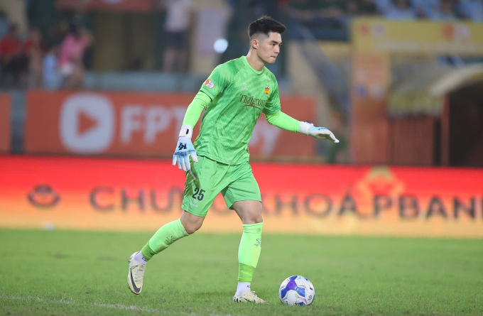 Trung Kiên giúp HAGL sáng cửa trụ hạng V-League