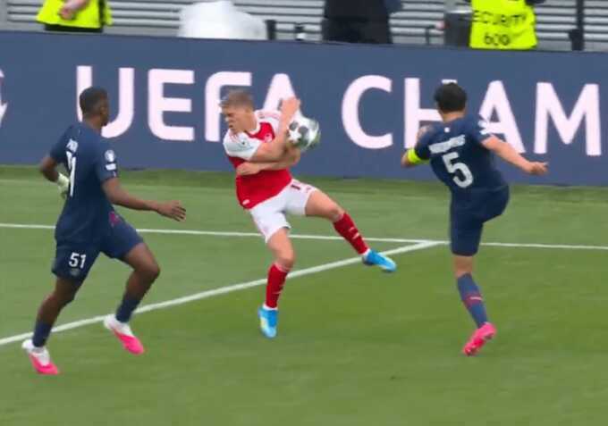 4 tranh cãi quanh trận PSG thắng Arsenal ở chung kết Champions League