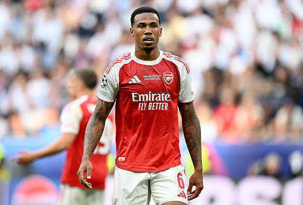 Arsenal c&oacute; thể đ&atilde; kh&ocirc;ng tiến v&agrave;o loạt lu&acirc;n lưu nếu Gabriel kh&ocirc;ng thi đấu xuất sắc trong 120 ph&uacute;t.