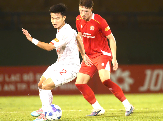HLV Popov dọa bỏ V-League