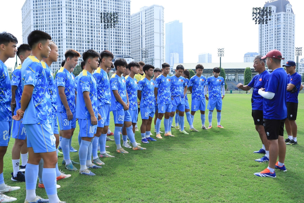 U19 Việt Nam rèn chiêu tủ chờ quyết đấu Indonesia