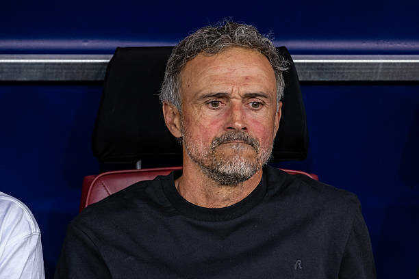 PSG hạ Arsenal, Luis Enrique nói cả hai không xứng đáng thắng
