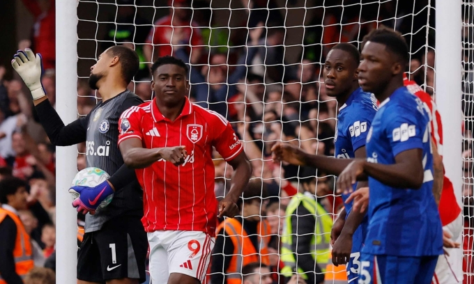 Chelsea thua đậm Nottingham Forest