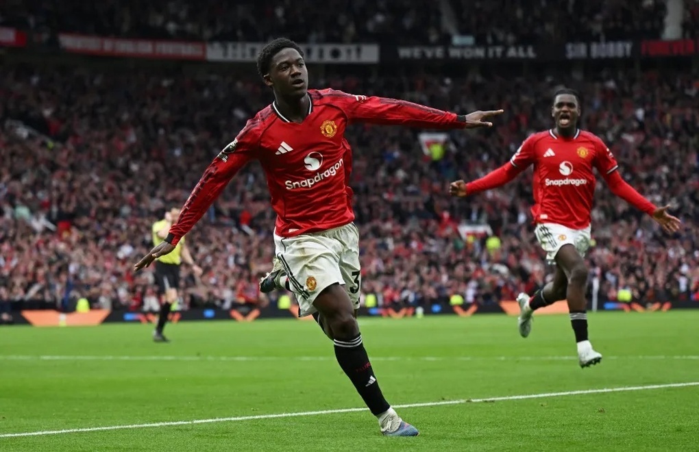 Man Utd trở lại Champions League, HLV Michael Carrick tuyên bố bất ngờ - 2