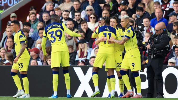 Tottenham sáng cửa trụ hạng