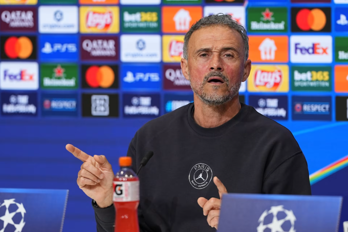 Enrique: `PSG đấu Bayern như Nadal gặp Federer, Djokovic`