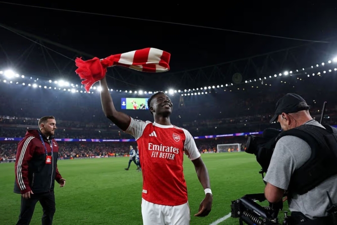 Henry mong Arsenal trở thành `tập thể không thể bị lãng quên`