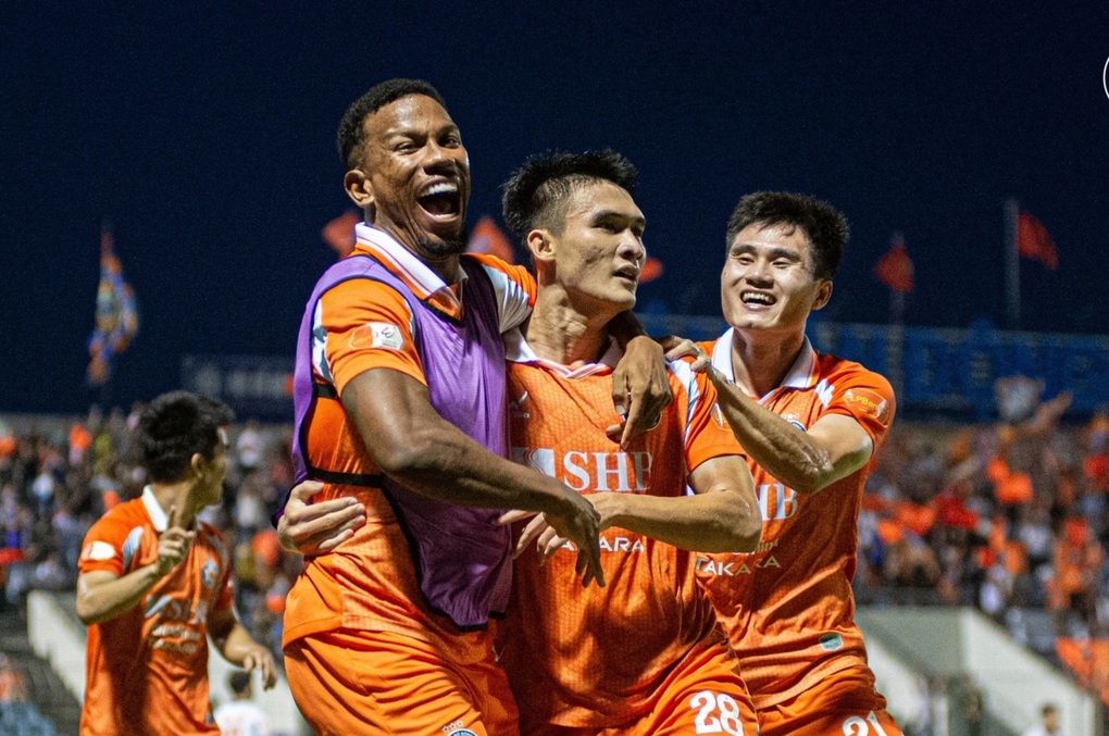 Ngoại binh toả sáng, SHB Đà Nẵng giành 3 điểm quan trọng ở V-League - 2