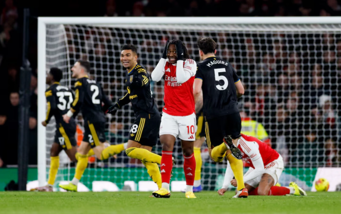 Scholes: `Arsenal sẽ không được nhắc đến như các đội Man Utd vĩ đại`