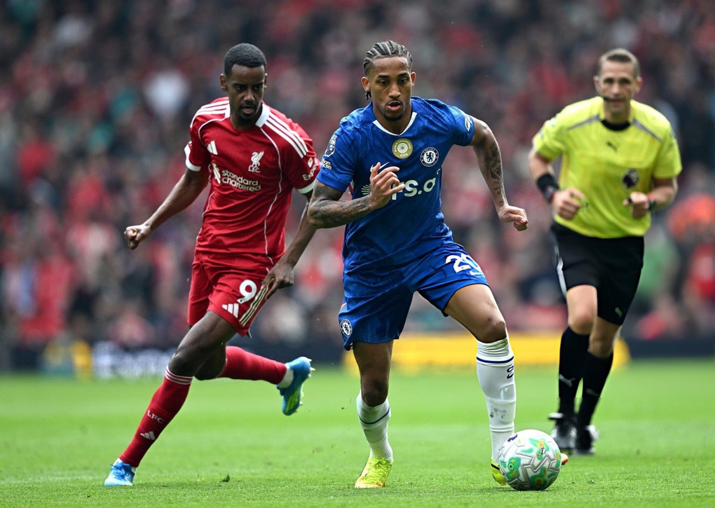Chelsea ngắt mạch thua bằng trận hòa trước Liverpool - 2