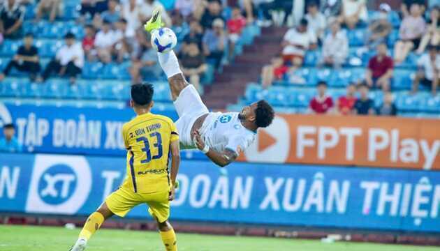 Lập hat-trick đỉnh cao, Xuân Son đập tan mọi chỉ trích