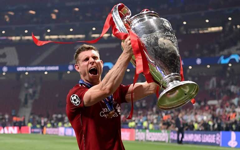 Liverpool nên thuê James Milner để thiết lập lại tiêu chuẩn phòng thay đồ