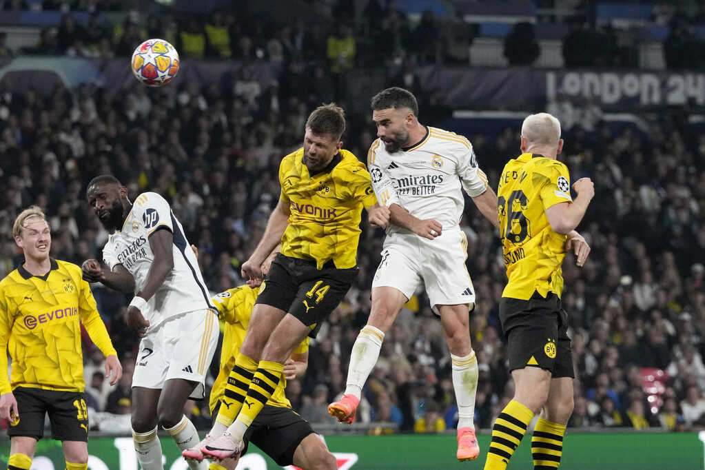Kroos kiến tạo gi&uacute;p Carvajal mở tỷ số trận đấu.