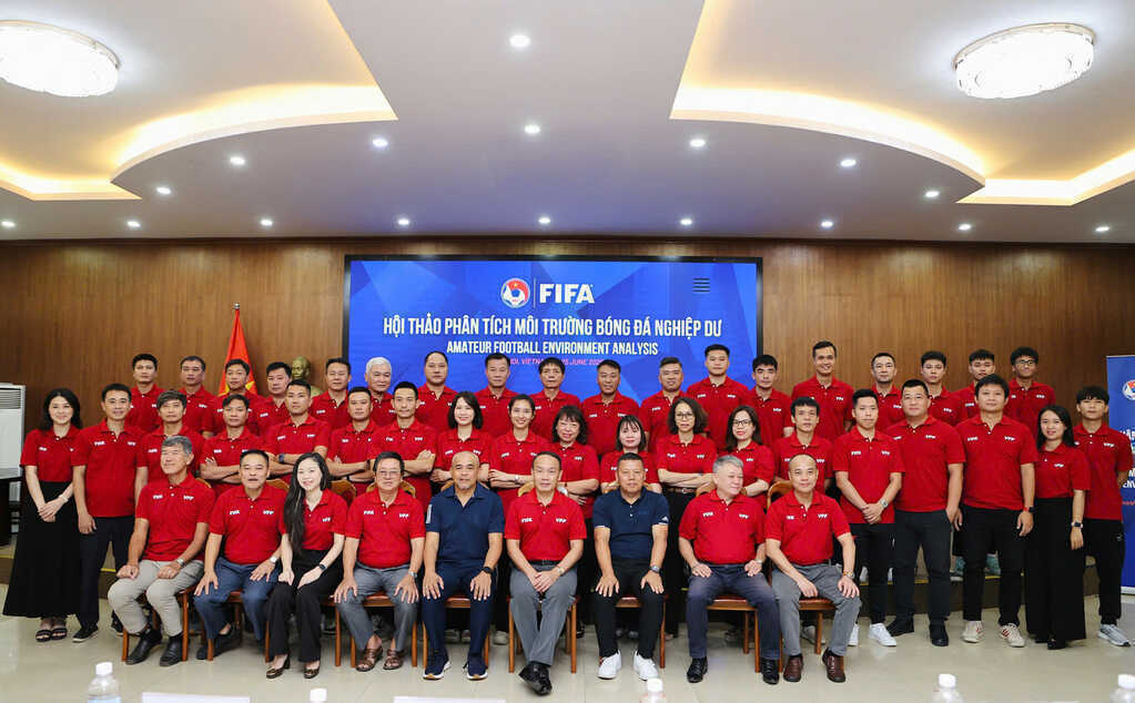 FIFA `tiếp sức` bóng đá phong trào Việt Nam phát triển