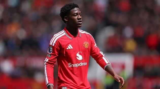 Mainoo bị ng&oacute; lơ ở ĐT Anh lại ho&aacute; điều tốt với Man United.