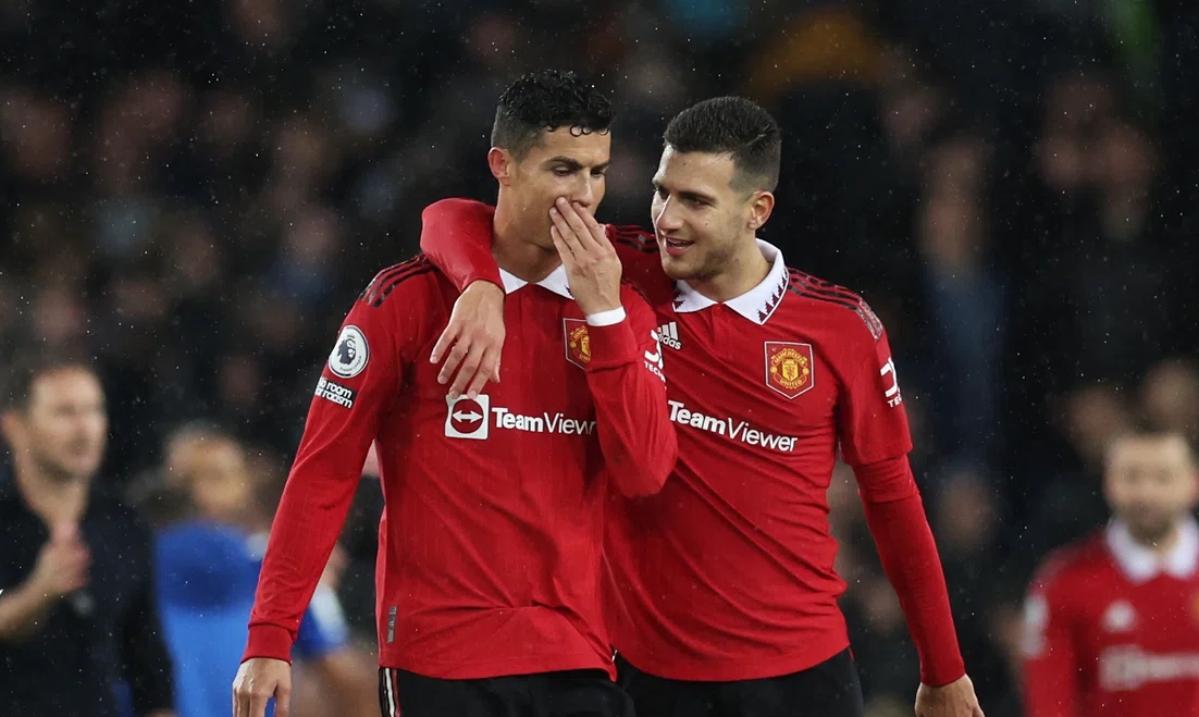 Diogo Dalot nói Ronaldo là người thay đổi sự nghiệp của mình