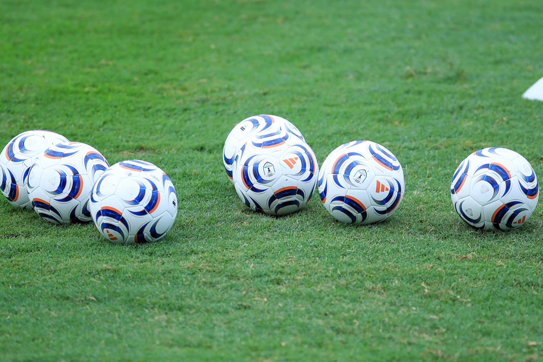 Tuyển Việt Nam rèn quân, làm quen bóng mới trước ASEAN Cup