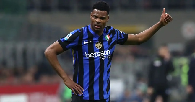 Denzel Dumfries ẩn ý chào tạm biệt Inter Milan