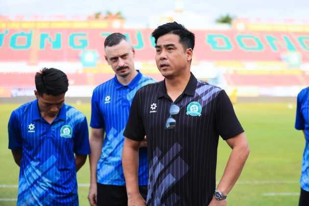 Thăng hạng V-League, Đồng Nai giữ chân HLV Việt Thắng