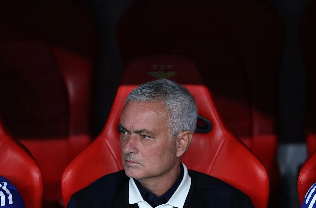 Benfica xác nhận phí giải phóng Mourinho 15 triệu euro