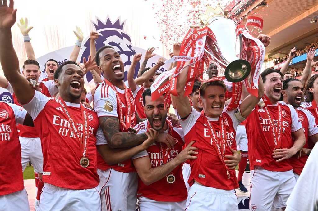 Arsenal đắc lợi nhờ luật tài chính mới NHA