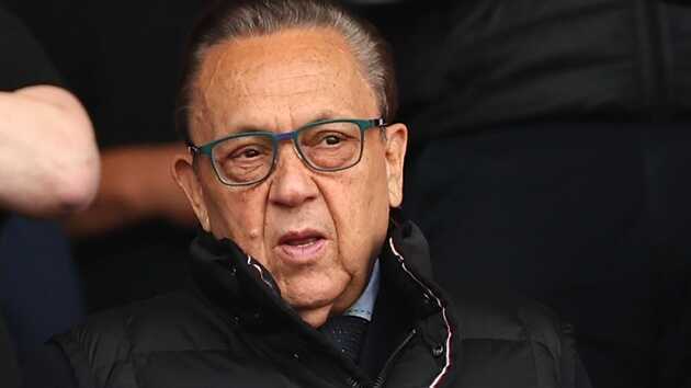 David Sullivan rời ghế Chủ tịch West Ham vì cáo buộc gây sốc