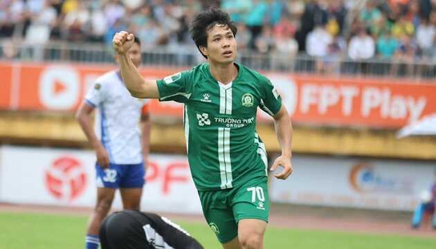 C&ocirc;ng Phượng h&aacute;o hức cống hiến cho Trường Tươi Đồng Nai tại s&acirc;n chơi V-League.