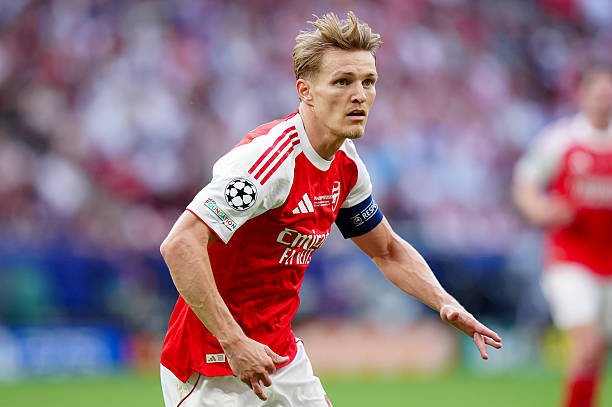Paul Merson dự báo Arsenal có thể bán Martin Odegaard