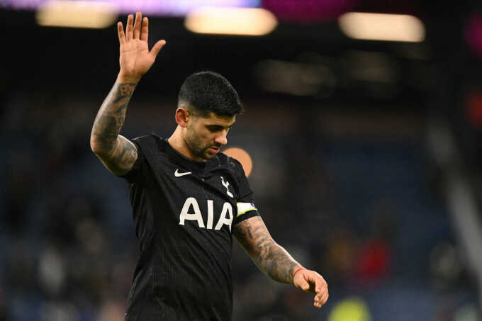 Man Utd sắp hỏi mua đội trưởng Tottenham