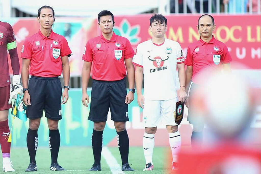 Trọng tài ngoại thổi trận play-off có đội của HLV Park Hang Seo