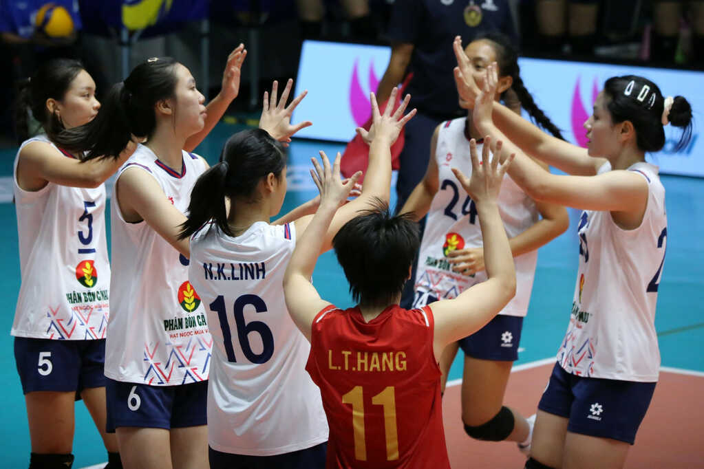 tuyen bong chuyen u18 nu viet nam han quoc 4.jpg