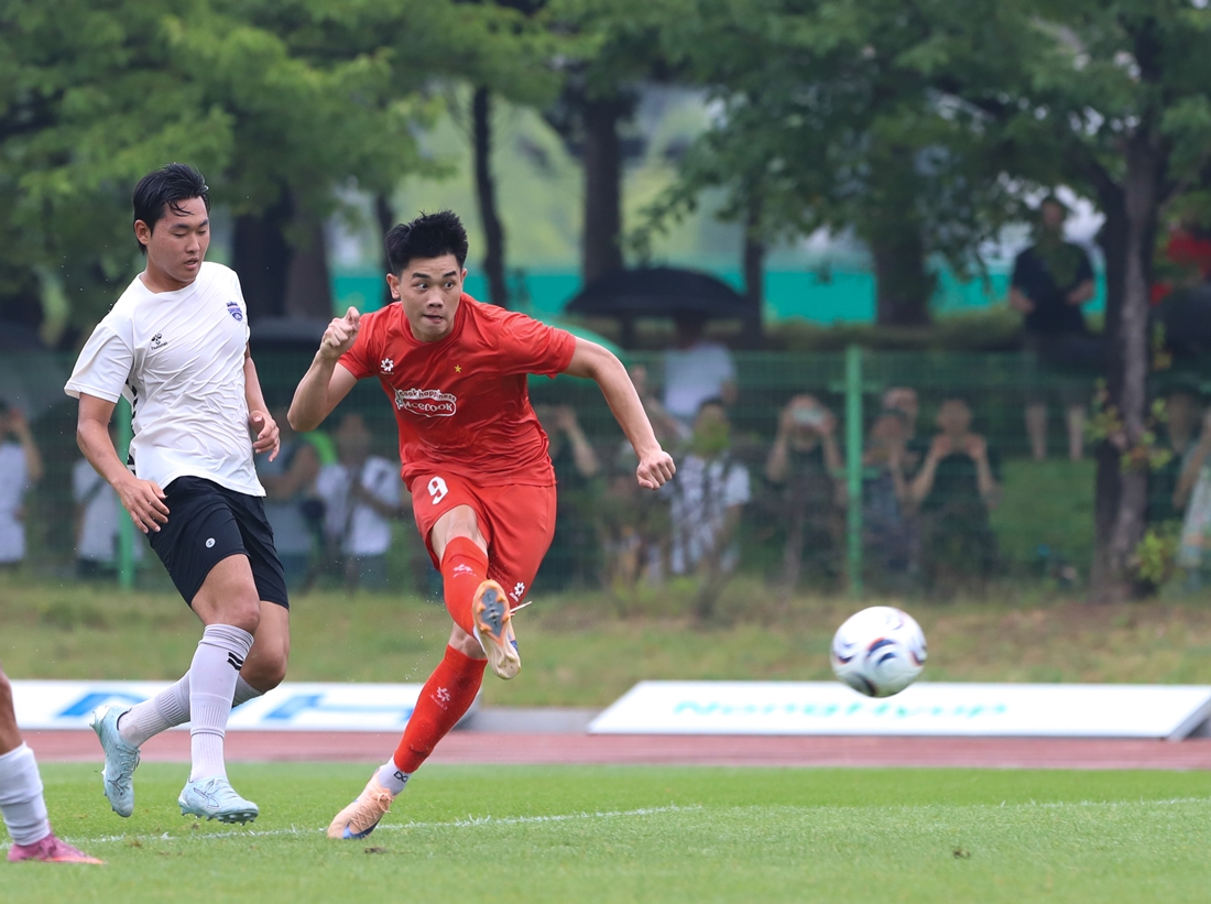 Tin bóng đá - Tuyển Việt Nam đè bẹp Siheung 6-0 tại Hàn Quốc