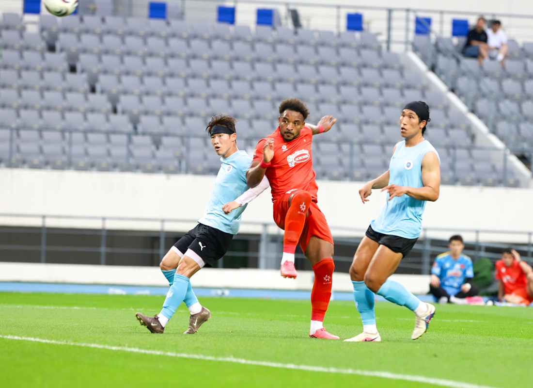 Việt Nam hạ Yongin FC 2-1 nhờ Xuân Son