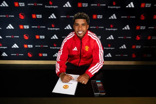 Andrey Santos thừa nhận rời Chelsea đến MU là bước tiến
