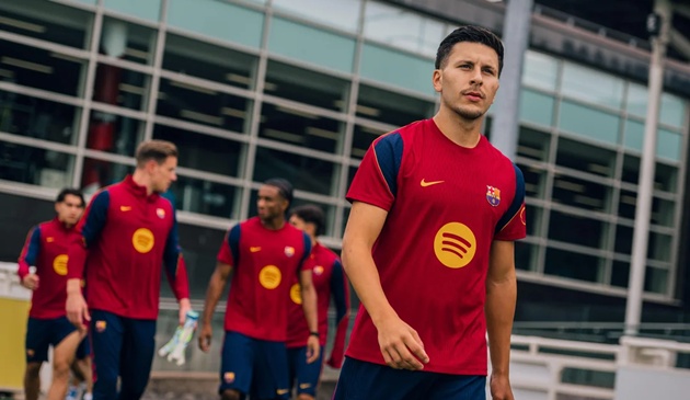 Barcelona xác nhận Roony Bardghji đứt dây chằng chéo trước