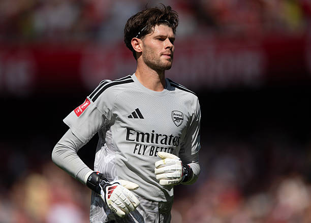 Vừa đến Arsenal, Meslier đã bị hoài nghi