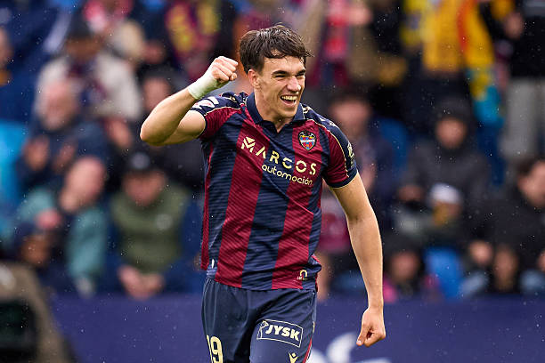 Carlos Espi và phẩm chất vượt trội hơn Mbappe lẫn Endrick