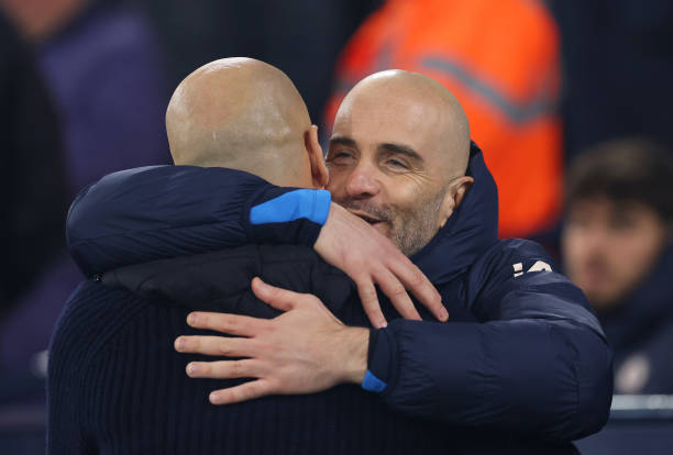 Enzo Maresca sẽ phải bước qua c&aacute;i b&oacute;ng của Pep Guardiola. Ảnh: Getty Images