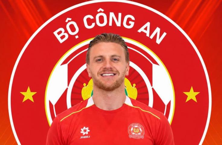 Công an TP.HCM chiêu mộ tiền đạo Jason Cummings
