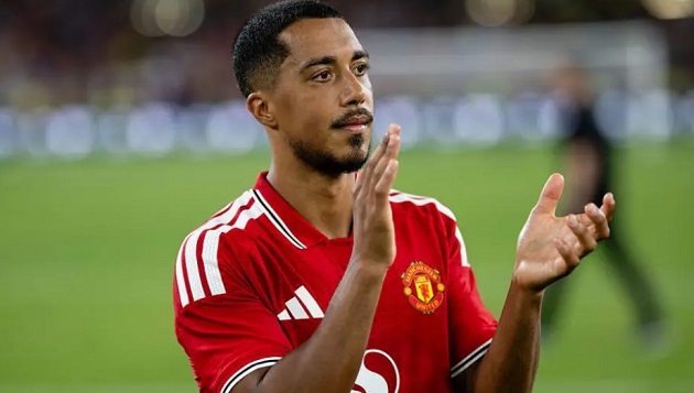 Tielemans xin lỗi Aston Villa vì lỡ lời về MU